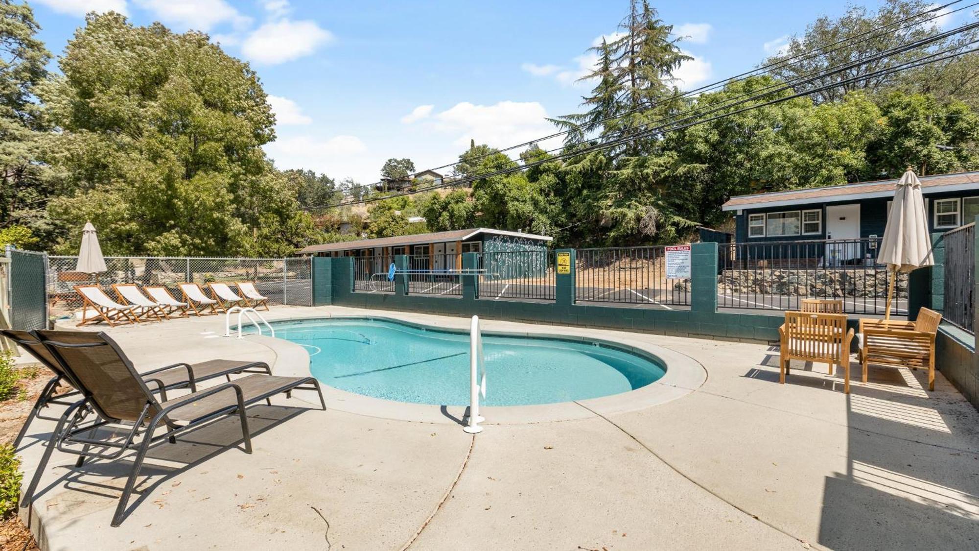 ת'רי ריברס The Tokopah Sequoia Motel Rm 1 מראה חיצוני תמונה